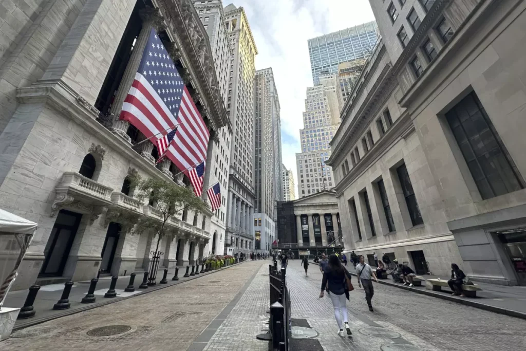 Wall Street Hits Record High Levels